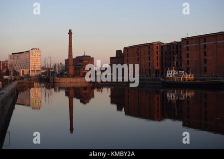 Albert Dock et Canning Dock en regardant vers la station de pompage Banque D'Images