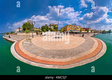 Garda Lake waterfront de lasize vue panoramique, Vénétie (Italie) Banque D'Images