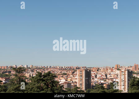 Vue depuis la Plaza de la Armeria sur Madrid, Espagne Banque D'Images