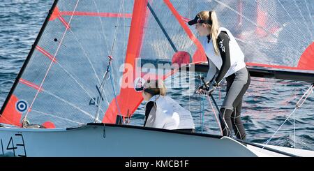 Les enfants de la voile, courses de voile légère couleur passionnante action entre notre yacht des marins de demain sur le pittoresque lac Macquarie. Banque D'Images