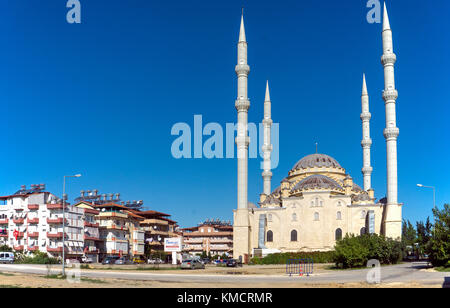 Mosquée kuelliye avec quatre minaretts à manavgat, Antalya province, Turkey Banque D'Images