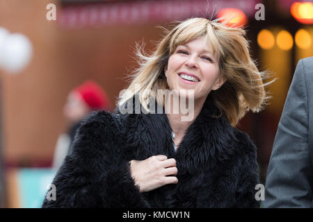 Londres, Royaume-Uni. 5 décembre 2017. Kate Garraway quitte Global Radio Studios à Londres. Crédit : Vickie Flores/Alamy Live News Banque D'Images