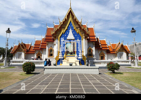 Bangkok, Bangkok, la Chine. 9Th jul 2017. Bangkok, Thaïlande-2017 :(usage éditorial seulement. la Chine).Le Wat Benchamabophit, également connu sous le nom de temple de marbre, est un temple bouddhiste (WAT) dans le district de Dusit Bangkok, Thaïlande. Également connu sous le nom de temple de marbre, c'est l'un des plus beaux temples de bangkok et une attraction touristique majeure. c'est typique du style de bangkok orné high gables, est-out des toits et élaborer de faîtage. crédit : l'Asie sipa/zuma/Alamy fil live news Banque D'Images