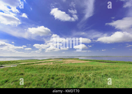 Plateau des lacs, ciel bleu, les nuages blancs et les zones humides Banque D'Images