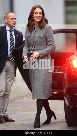 La duchesse de Cambridge arrive pour le Sommet mondial des médias pour les enfants au complexe de congrès de Manchester Central,qui réunit des créatifs, des innovateurs technologiques, des décideurs, des cadres et des leaders d'opinion du monde entier pour informer et repenser l'avenir des médias pour cette génération et explorer l'impact que la technologie numérique aura sur l'avenir des enfants. Banque D'Images