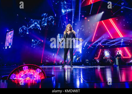 Suisse, Zurich - 17 novembre 2017. Le chanteur et compositeur américain Anastacia interprète un concert en direct pendant la nuit Energy Star 2017 à Hallenstadion à Zurich. (Photo: Gonzales photo - Tilman Jentzsch). Banque D'Images