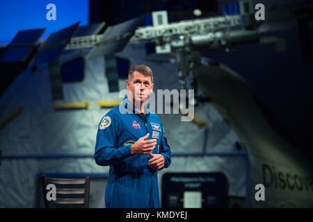 L'astronaute de la nasa shane kimbrough parle de son temps à bord de la station spatiale internationale au cours de l'expédition Expédition 49 et 50 au Smithsonian National Air and Space Museum Le 12 septembre 2017 à Washington, DC. (Photo par aubrey gemignani via planetpix) Banque D'Images