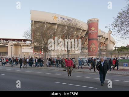 PALMA DE MALLORCA, ESPAGNE - 2 AVRIL 2016 : sortie publique du match gagnant au stade Iberostar son Moix entre RCD Mallorca - Léganes (3-0) sous un soleil Banque D'Images