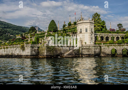 Isola Bella un trésor naturel fait de plus en plus riches en intervention humaine ; il a toujours été l'un des préféré des parcs d'attractions du lac Majeur. Banque D'Images