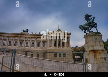 La photographie de rue en milieu urbain à l'édifice du parlement autrichien à Vienne Vienne, Autriche, europe. Banque D'Images