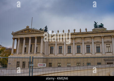 La photographie de rue en milieu urbain à l'édifice du parlement autrichien à Vienne Vienne, Autriche, europe. Banque D'Images