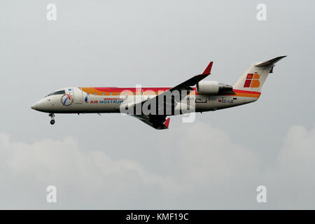 (Iberia regional air nostrum) Bombardier CRJ-200er à Turin Banque D'Images