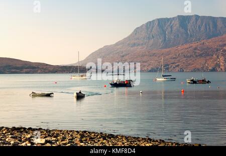 Kanaird Ardmair Loch au nord de Ullapool. Région des Highlands de N.W. L'Écosse. Ben Mor Coigach est montagne dans la distance. Soir Banque D'Images