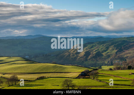 Reston scar et matériel roulant english campagne près de staveley dans le lake district Banque D'Images