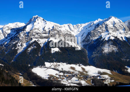 Montagnes paysage à forclaz passent près de Annecy, France Banque D'Images
