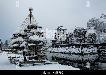 Château de Matsumoto avec la neige en matinée Banque D'Images