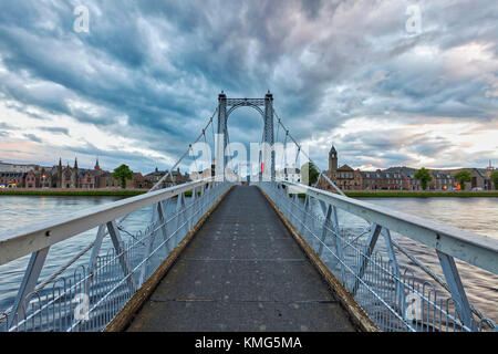 Greig Street Bridge au-dessus de la rivière Ness, Écosse Banque D'Images