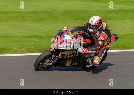Michael Rutter prend au coin de taillis à la ronde 8 vitesse de la British Superbike Championship à Cadwell Park dans le Lincolnshire en août 2017 Banque D'Images