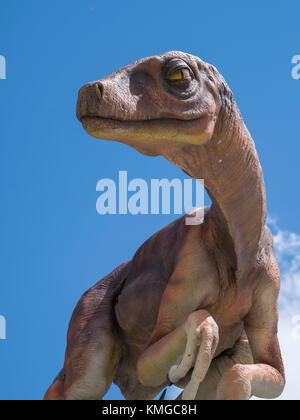 Réplique de dinosaure près du centre des visiteurs, le parc provincial Dinosaur, en Alberta, Canada. Banque D'Images