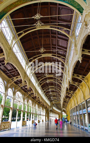 Marianske Lazne, République tchèque - 29 août 2012 : colonnade de source fonte unique construit en 1818.spa proposé pour inscription dans la liste de l'unesco. Banque D'Images