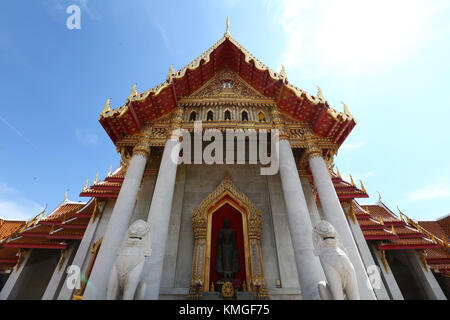 Bangkok, Bangkok, la Chine. 9Th jul 2017. Bangkok, Thaïlande-2017 :(usage éditorial seulement. la Chine).Le Wat Benchamabophit, également connu sous le nom de temple de marbre, est un temple bouddhiste (WAT) dans le district de Dusit Bangkok, Thaïlande. Également connu sous le nom de temple de marbre, c'est l'un des plus beaux temples de bangkok et une attraction touristique majeure. c'est typique du style de bangkok orné high gables, est-out des toits et élaborer de faîtage. crédit : l'Asie sipa/zuma/Alamy fil live news Banque D'Images