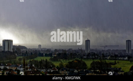 Glasgow, Scotland, UK 7 décembre. uk weather : grand vent et pluie tempête flash comme caroline hits Glasgow city. crédit Gérard ferry/Alamy news Banque D'Images