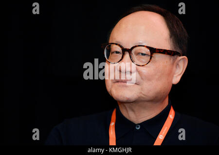 Prague, République tchèque. 07 décembre 2017. Le directeur exécutif de la Hong Kong International film Festival Society, Teddy Robin, donne une conférence de presse à l'occasion du 13ème festival Filmasia à Prague, République tchèque, le 7 décembre 2017. Crédit : Katerina Sulova/CTK photo/Alamy Live News Banque D'Images