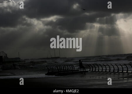 Blackpool, Royaume-Uni. 07Th Dec, 2017. Les nuages de tempête à Blackpool, Lancashire,7 Décembre, 2017 (C)Barbara Cook/Alamy Live News Crédit : Barbara Cook/Alamy Live News Banque D'Images