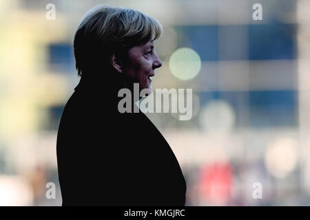 Berlin, Allemagne. 7 décembre 2017. La chancelière allemande Angela Merkel (CDU) attend le premier ministre libyen Fayez al-Sarraj à Berlin, en Allemagne, le 7 décembre 2017. Crédit : Maurizio Gambarini/dpa/Alamy Live News Banque D'Images