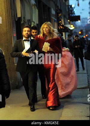 Milan, Natasha stefanenko va à la première de la scala le modèle, présentateur de télévision et actrice russe, Natasha stefanenko va à la première de la scala. crédit : agence photo indépendant srl/Alamy live news Banque D'Images