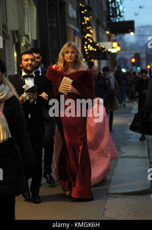 Milan, Natasha stefanenko va à la première de la scala le modèle, présentateur de télévision et actrice russe, Natasha stefanenko va à la première de la scala. crédit : agence photo indépendant srl/Alamy live news Banque D'Images