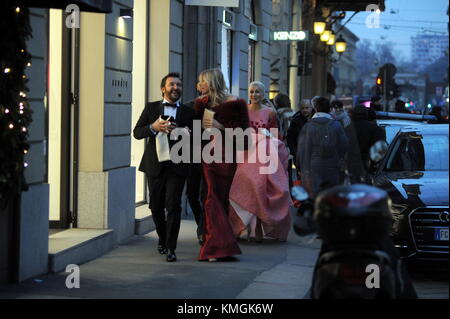 Milan, Natasha Stefanenko va à la première de la Scala le modèle, le présentateur de télévision, et l'actrice russe, NATASHA STEFANENKO va à la première de la Scala. Credit: Agence de photo indépendante Srl/Alay Live News Banque D'Images