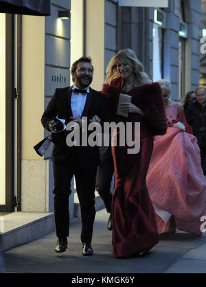 Milan, Natasha stefanenko va à la première de la scala le modèle, présentateur de télévision et actrice russe, Natasha stefanenko va à la première de la scala. crédit : agence photo indépendant srl/Alamy live news Banque D'Images