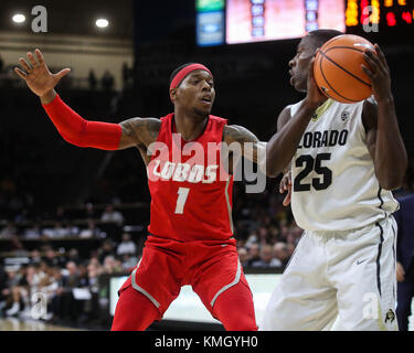 Le 06 décembre 2017 : Nouveau Mexique, du Colorado gardes McNeal Chris McKinley Wright dans la deuxième moitié de la Coors Events Center. Credit : Cal Sport Media/Alamy Live News Banque D'Images