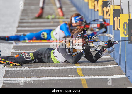 Le Lenzerheide, Suisse, le 9 décembre 2017, l'Aita GASPARIN (SUI) lors de l'IBU Cup Biathlon sprint 7,5 km femmes de Lenzerheide. © Rolf Simeon/proclamer/Alamy Live News Banque D'Images