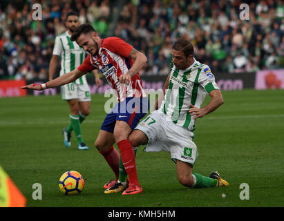 Sevilla, Espagne. Déc 10, 2017. Koke et Joaquin pendant le match de la Liga entre le real et l'Atletico Madrid au Stade Benito Villamarin, à Séville le samedi 10 Décembre 10, 2017. Más Información Gtres Crédit : Comuniación sur ligne, S.L./Alamy Live News Crédit : Gtres más información en ligne Comuniación,S.L./Alamy Live News Banque D'Images