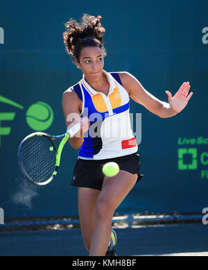 Plantation, Florida, USA. Déc 10, 2017. Yasmine MANSOURI (FRA) joue au cours de la finale du double de l'Orange Bowl 2017 Championnat International de Tennis - 18s filles contre Joanna GARLAND (TPE) et l'ONSA SATO (JPN), joué à la Frank Veltri Tennis Center à Plantation, en Floride, aux États-Unis. Mario Houben/CSM/Alamy Live News Banque D'Images