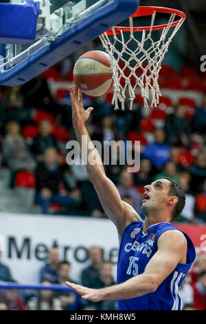 Zagreb. Dec 11, 2017. Ivan Novacic de Cibona joue au cours de match de basket de la Ligue ABA entre KK Cibona et Stade Crvena Zvezda à Zagreb, Croatie, le 11 décembre 2017. Crvena Zvezda a gagné 93-87. Credit : Dalibor Urukalovic/Xinhua/Alamy Live News Banque D'Images