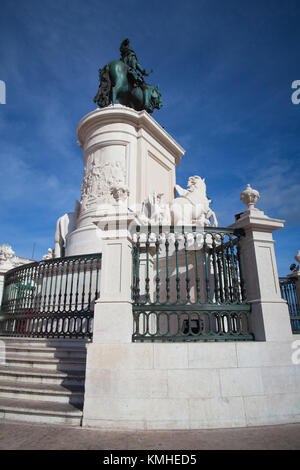 Lisbonne, Portugal, le 6 juillet 2014 : statue en bronze du roi jose je de 1775 sur la place du commerce, Lisbonne, Portugal. john j'ai appelé le bon ou de professionnels Banque D'Images