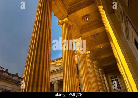 Vue détaillée de colonnes dans le Capitolio Nacional à Bogota Banque D'Images