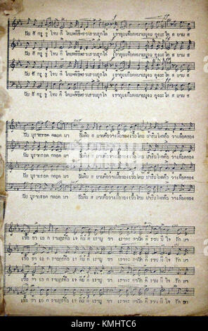 'Phleng Chat Siam' est un hymne national thaïlandais. La partition, partie 2, comprend l’arrangement de notes qui dépeignent la mélodie de l’hymne, symbolisant la fierté nationale thaïlandaise. Banque D'Images