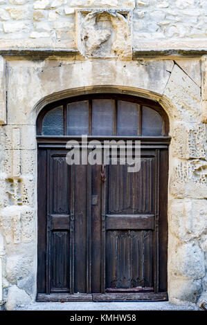 La France. Vaucluse (84). Vaison la Romaine. La ville médiévale. Image d'une porte, pierre, datant de l'époque Romaine Banque D'Images