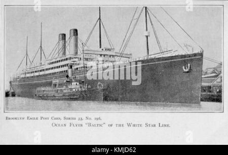 Cette ancienne carte postale présente le RMS Baltic, un paquebot transatlantique britannique lancé en 1903. Il faisait partie de la White Star Line et était connu pour son luxe et son service sur la route de l'Atlantique. Banque D'Images