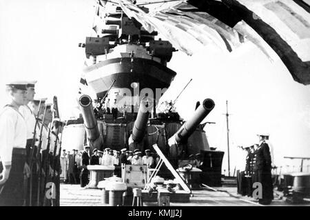 Cette période couvre l'histoire de Sébastopol, Ukraine, de 1945 à 1954, mettant en évidence la reconstruction de la ville après la seconde Guerre mondiale, l'influence soviétique et son importance militaire stratégique au début de la guerre froide. Banque D'Images