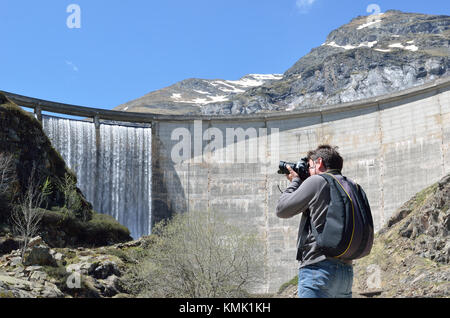 Barrage des Gloriettes dans les Pyrénées françaises Banque D'Images