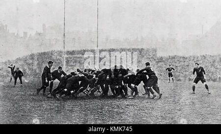 Le pays de Galles contre la mêlée de Nouvelle-Zélande 1905 - récolte Banque D'Images