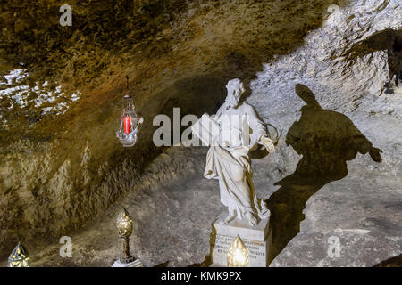 Statue de Saint Paul à l'intérieur de Saint Paul's Grotto, Mdina Malte. Banque D'Images