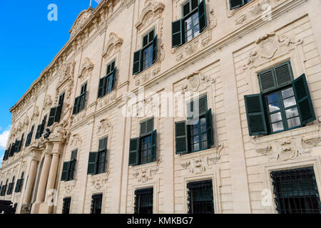 Augberge de Castille, La Valette, Malte. Construit en 1740, abrite actuellement le Bureau du Premier Ministre de Malte Banque D'Images