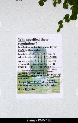Une affiche sur les circonstances de l'incendie de la tour Grenfell. Banque D'Images