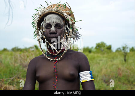 Adolescente de la tribu Mursi (Éthiopie) Banque D'Images